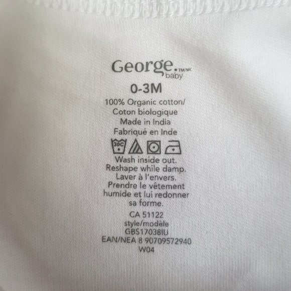 "Baby's 1st Christmas" Bodysuit - Picture 7 of 8